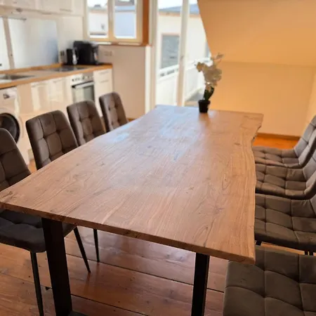 Offenbach 10 Personen Wohnung オッフェンバッハ